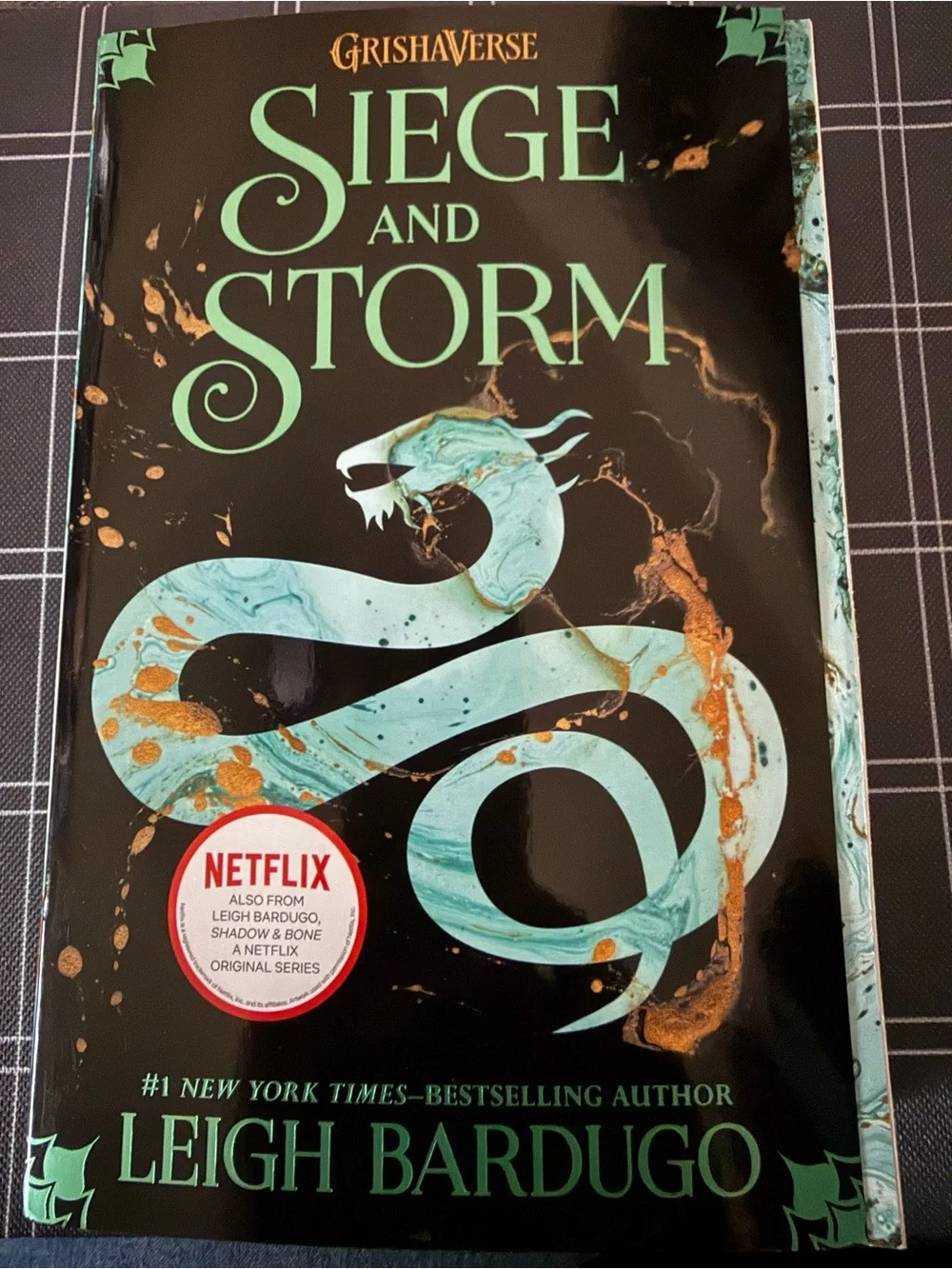 Shadow and Bone by Leigh Bardugo - Black & Blue Cover